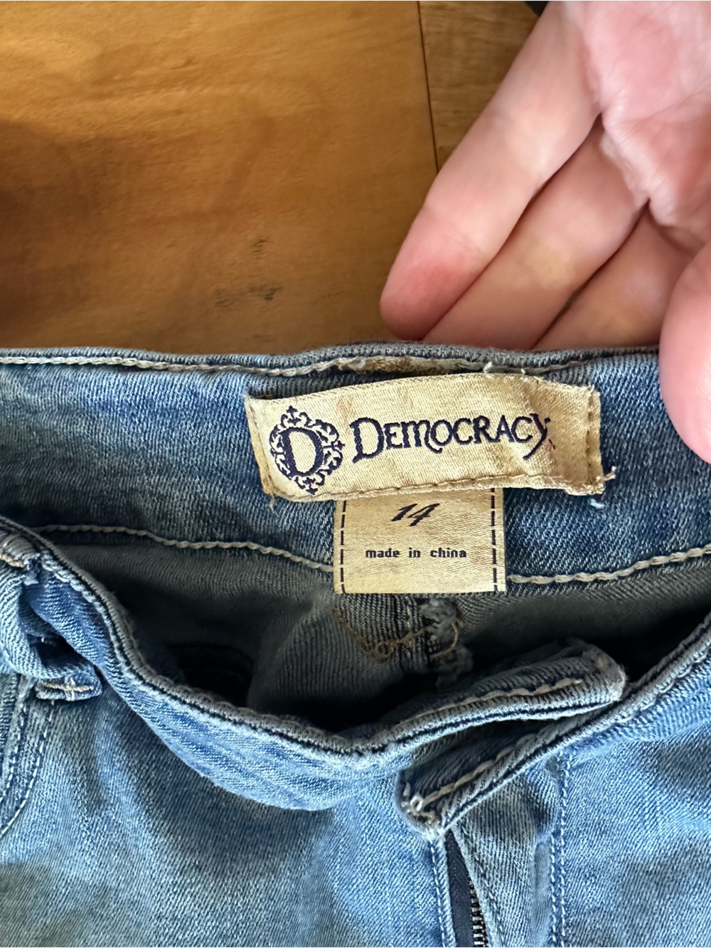 Democracy Rolled Leg Denim Shorts size 14 - Picture 4 of 4